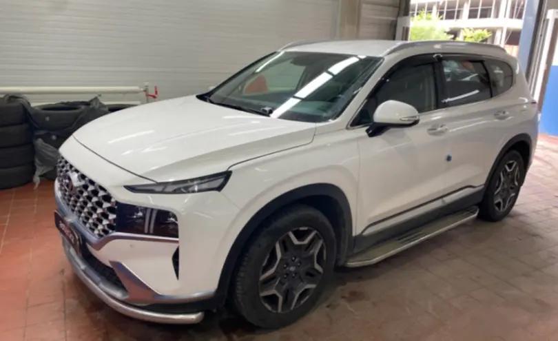 Hyundai Santa Fe 2021 года за 18 000 000 тг. в Астана