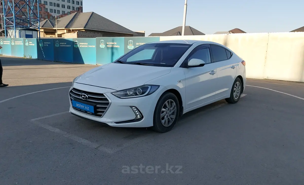 Hyundai Elantra 2018 года за 6 000 000 тг. в Шымкент