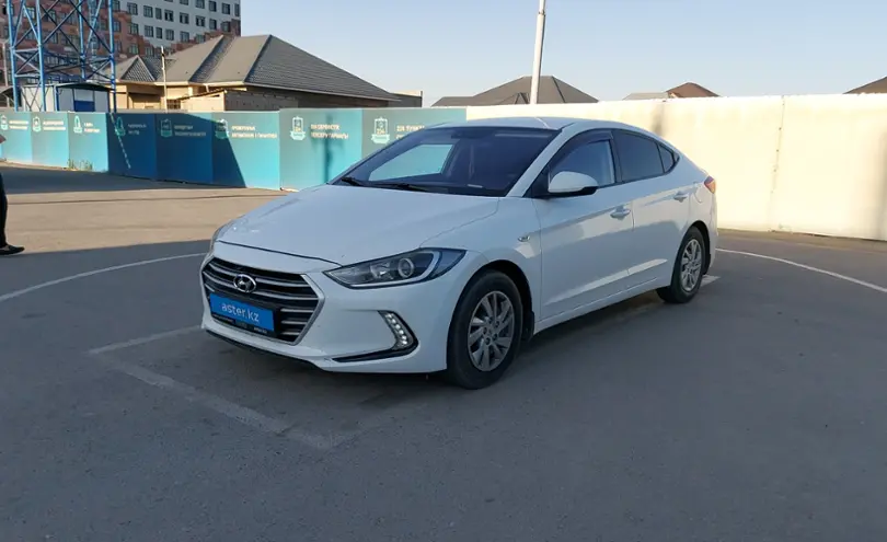 Hyundai Elantra 2018 года за 6 000 000 тг. в Шымкент