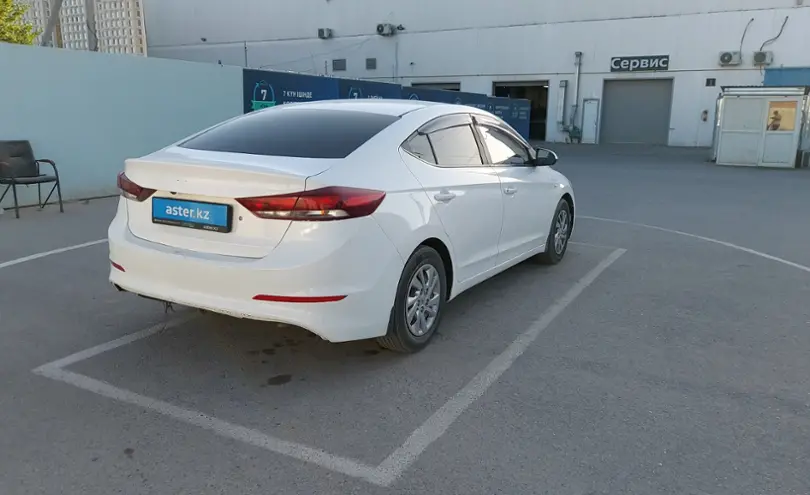 Hyundai Elantra 2018 года за 6 000 000 тг. в Шымкент фото 3