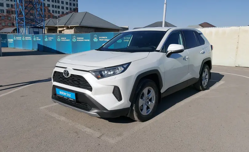 Toyota RAV4 2021 года за 16 000 000 тг. в Шымкент