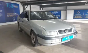 Volkswagen Passat 1995 года за 1 500 000 тг. в Астана фото 2