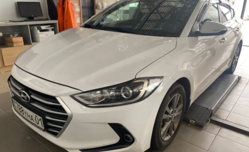Hyundai Elantra 2018 года за 7 000 000 тг. в Астана