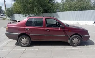 Volkswagen Vento 1993 года за 1 200 000 тг. в Уральск фото 4