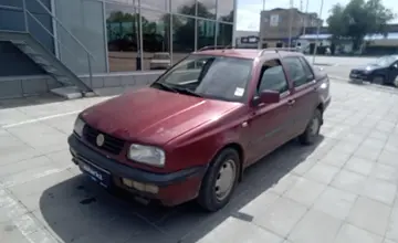 Volkswagen Vento 1993 года за 1 200 000 тг. в Уральск фото 1