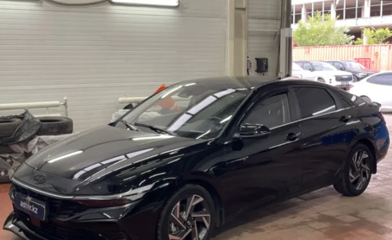 Hyundai Elantra 2023 года за 9 500 000 тг. в Астана