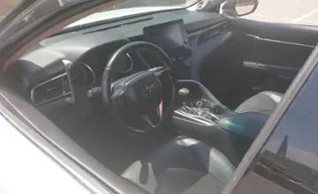 Toyota Camry 2021 года за 13 700 000 тг. в Алматы фото 5