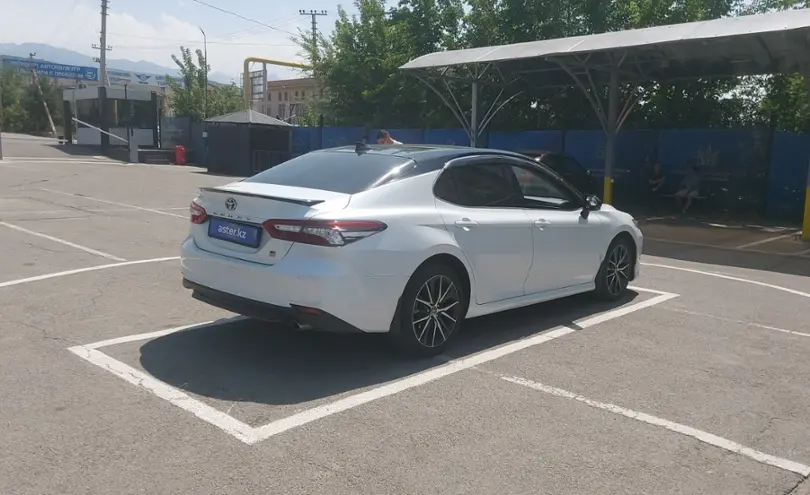 Toyota Camry 2021 года за 13 700 000 тг. в Алматы фото 3