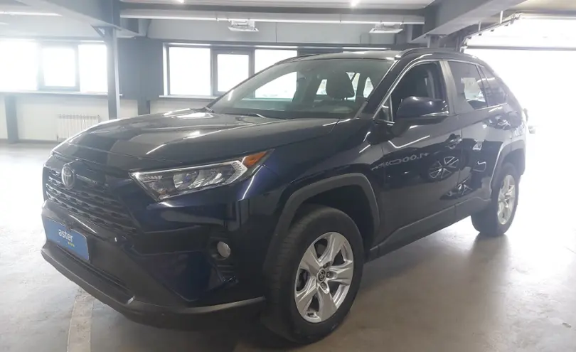 Toyota RAV4 2021 года за 14 000 000 тг. в Астана
