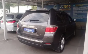 Toyota Highlander 2013 года за 14 000 000 тг. в Алматы