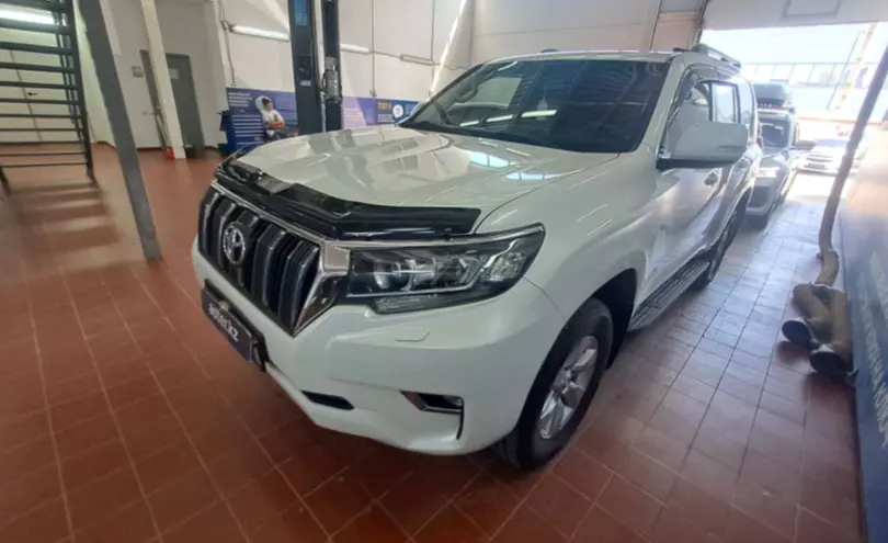 Toyota Land Cruiser Prado 2018 года за 22 000 000 тг. в Астана