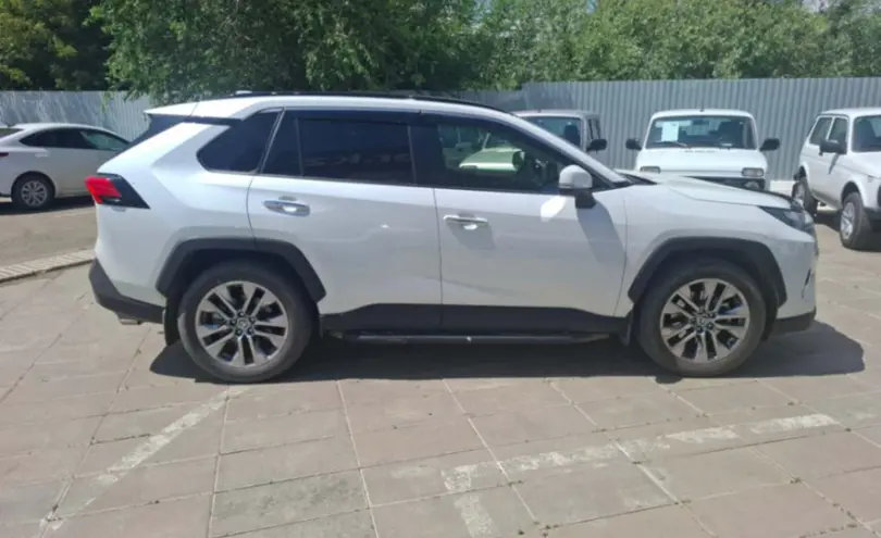 Toyota RAV4 2022 года за 23 000 000 тг. в Уральск фото 4