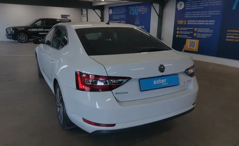 Skoda Superb 2019 года за 15 000 000 тг. в Астана фото 4