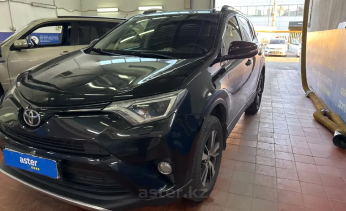 Toyota RAV4 2016 года за 12 500 000 тг. в Астана