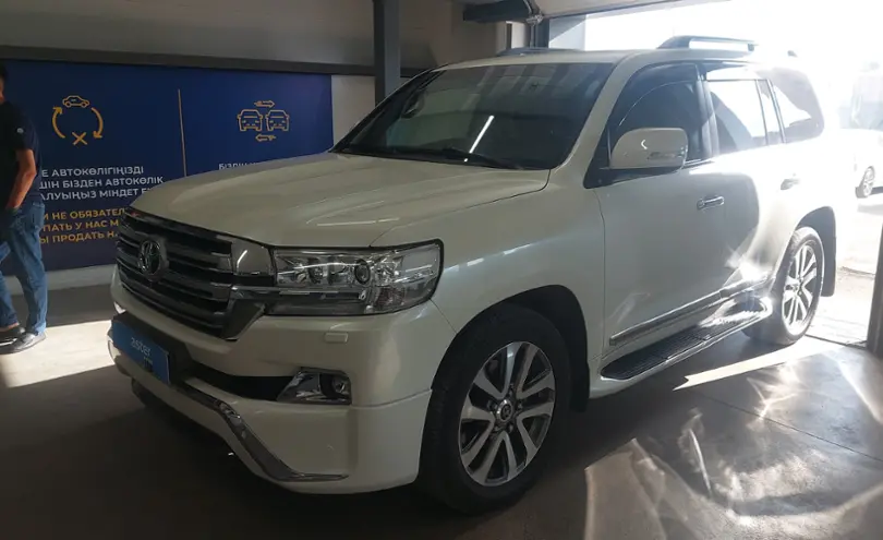 Toyota Land Cruiser 2016 года за 35 000 000 тг. в Астана