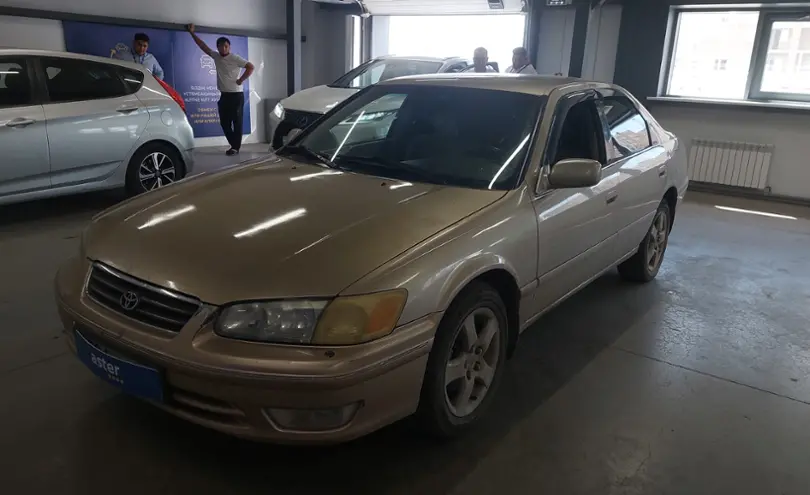 Toyota Camry 2000 года за 3 200 000 тг. в Астана