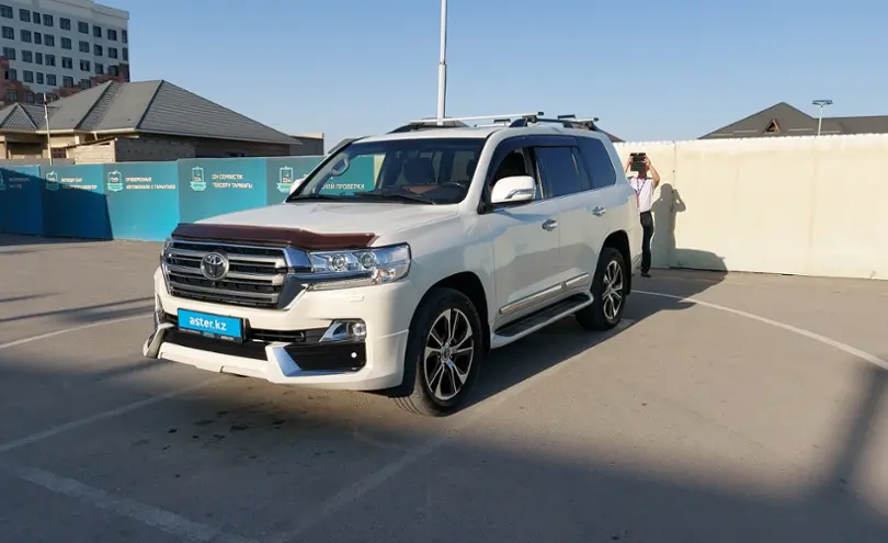 Toyota Land Cruiser 2016 года за 28 000 000 тг. в Шымкент