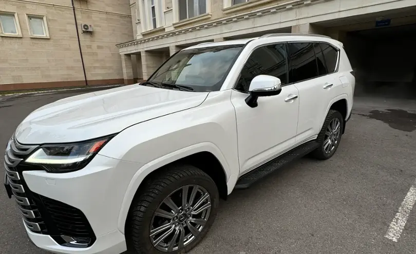 Lexus LX 2022 года за 75 000 000 тг. в Астана