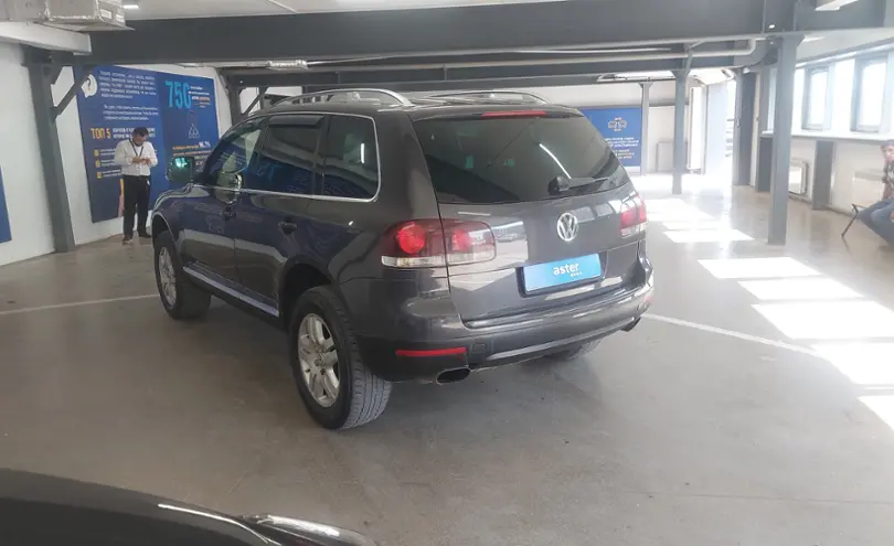 Volkswagen Touareg 2007 года за 7 000 000 тг. в Астана фото 4