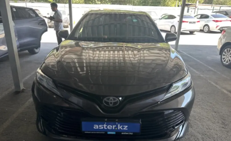 Toyota Camry 2017 года за 11 000 000 тг. в Алматы фото 2
