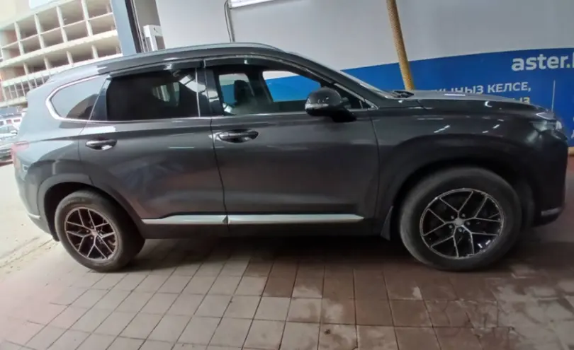 Hyundai Santa Fe 2022 года за 16 000 000 тг. в Астана фото 4