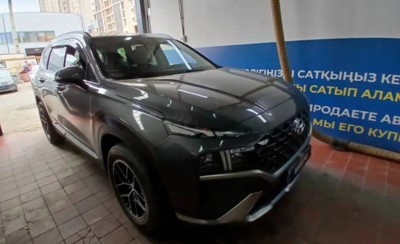 Hyundai Santa Fe 2022 года за 16 000 000 тг. в Астана фото 3