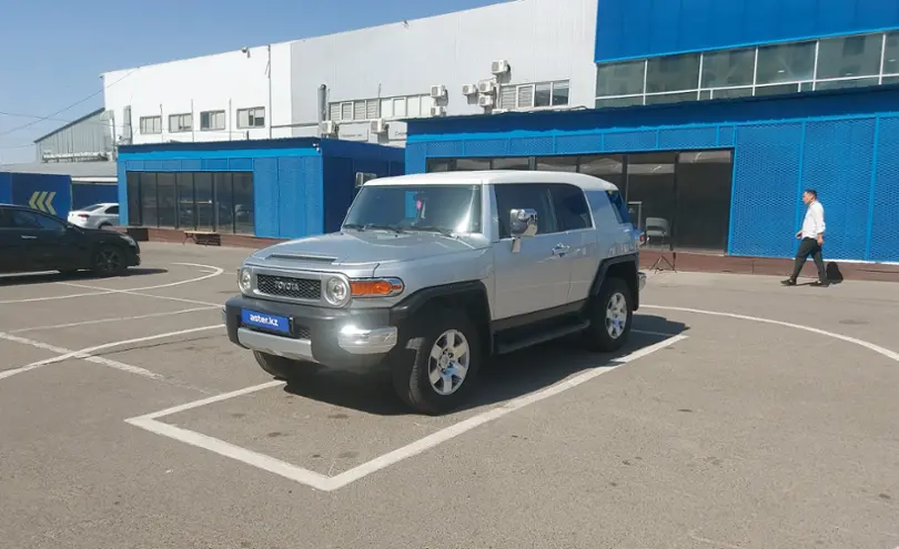 Toyota FJ Cruiser 2006 года за 13 000 000 тг. в Алматы