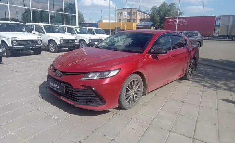 Toyota Camry 2021 года за 13 000 000 тг. в Уральск