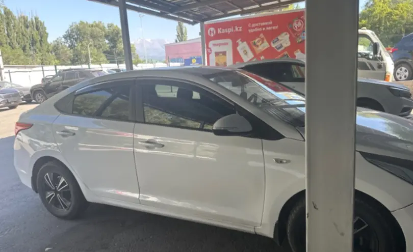 Hyundai Accent 2018 года за 6 000 000 тг. в Алматы фото 4