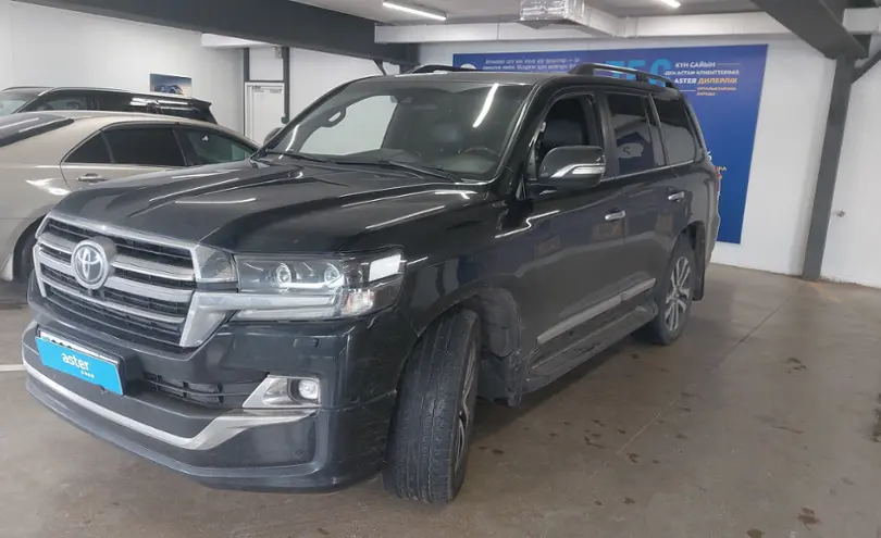 Toyota Land Cruiser 2018 года за 35 000 000 тг. в Астана