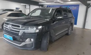 Toyota Land Cruiser 2018 года за 35 000 000 тг. в Астана фото 1