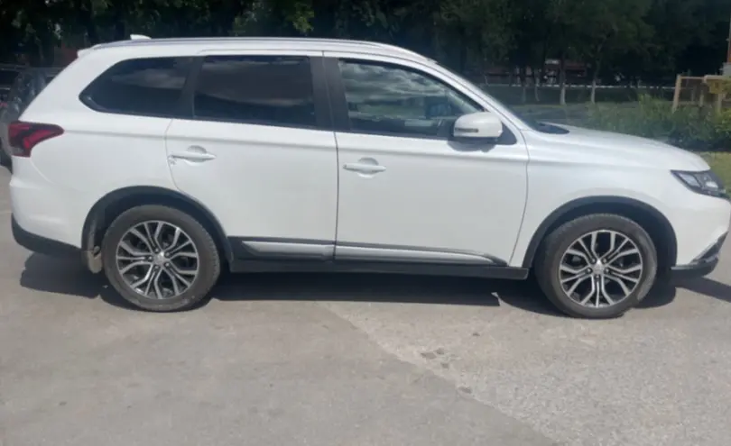 Mitsubishi Outlander 2017 года за 8 500 000 тг. в Костанай фото 4