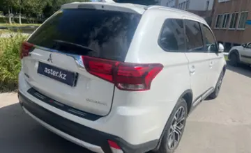 Mitsubishi Outlander 2017 года за 8 500 000 тг. в Костанай