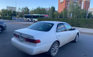 Toyota Camry 2001 года за 3 000 000 тг. в Астана