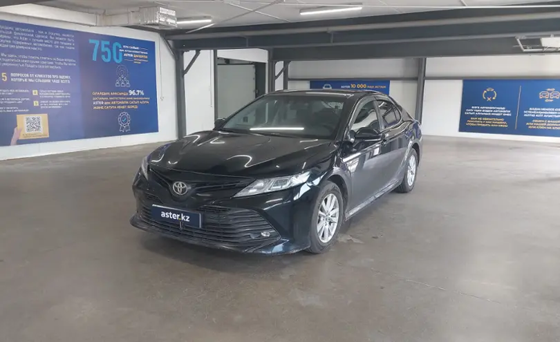 Toyota Camry 2019 года за 13 000 000 тг. в Астана