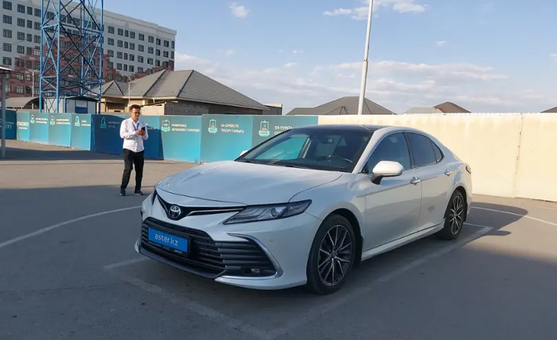 Toyota Camry 2022 года за 14 000 000 тг. в Шымкент