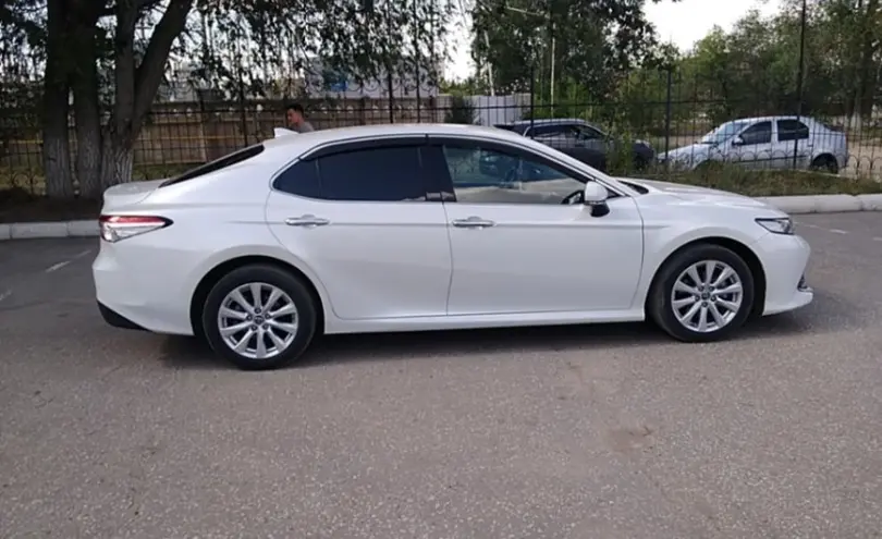 Toyota Camry 2019 года за 13 500 000 тг. в Актобе фото 4