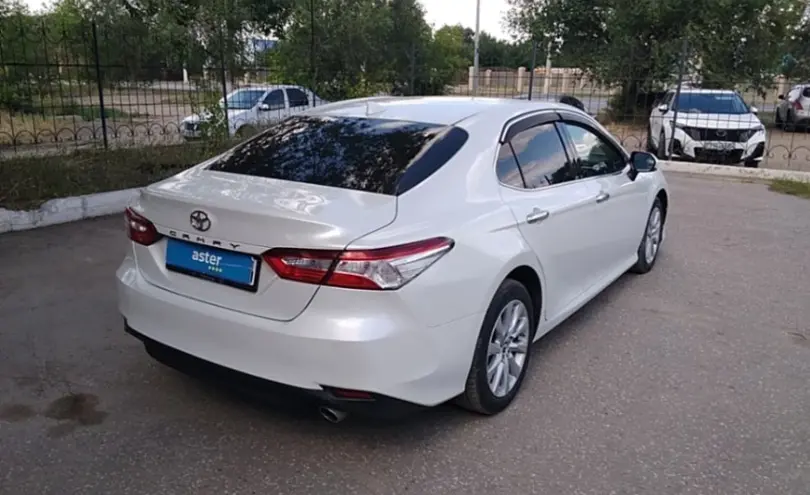 Toyota Camry 2019 года за 13 500 000 тг. в Актобе фото 5