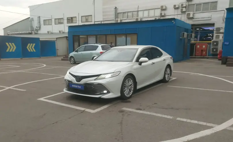 Toyota Camry 2019 года за 14 500 000 тг. в Алматы