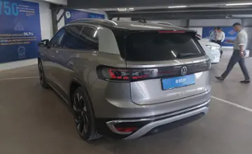 Volkswagen ID.6 2022 года за 15 000 000 тг. в Астана фото 4