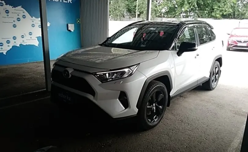 Toyota RAV4 2021 года за 15 600 000 тг. в Алматы