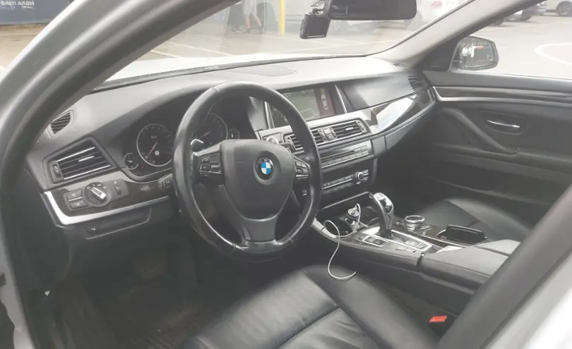 BMW 5 серии 2014 года за 11 800 000 тг. в Алматы фото 5