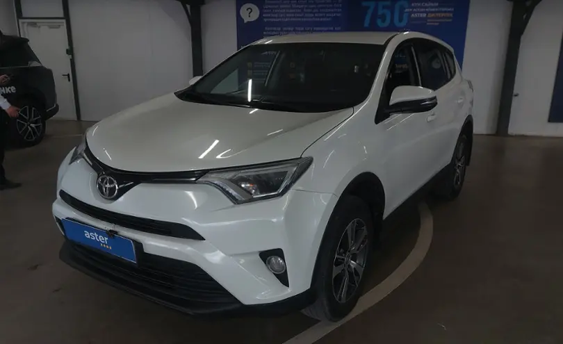 Toyota RAV4 2017 года за 11 000 000 тг. в Астана