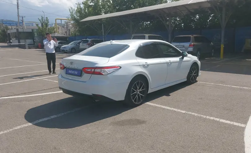 Toyota Camry 2021 года за 15 000 000 тг. в Алматы фото 3