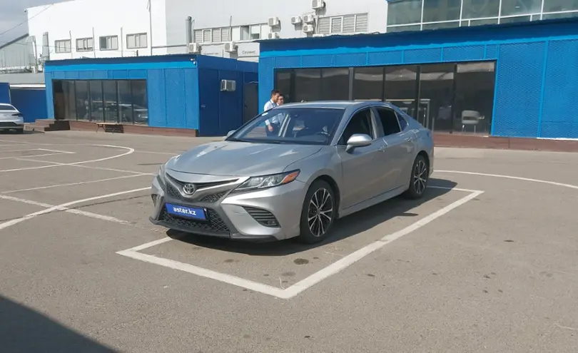 Toyota Camry 2019 года за 10 400 000 тг. в Алматы