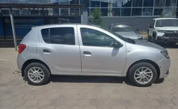 Renault Sandero 2015 года за 2 700 000 тг. в Караганда фото 4