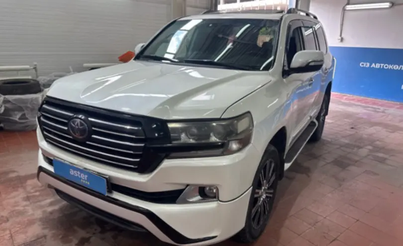 Toyota Land Cruiser 2014 года за 18 500 000 тг. в Астана