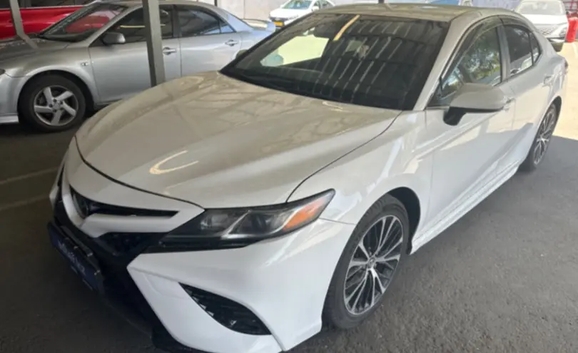 Toyota Camry 2017 года за 11 900 000 тг. в Алматы