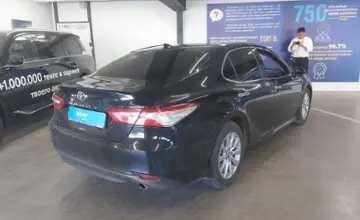 Toyota Camry 2018 года за 13 000 000 тг. в Астана фото 3