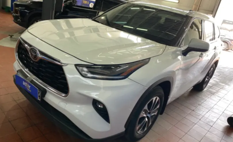 Toyota Highlander 2023 года за 25 000 000 тг. в Астана